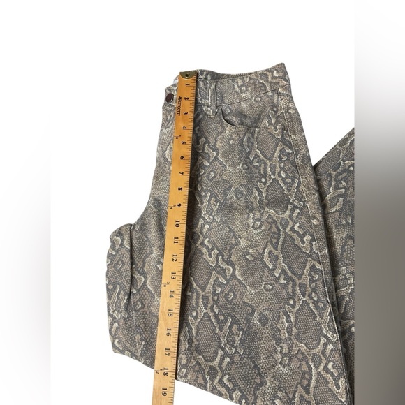 Love, Fire, Low Rise Baggy Snake Print Jeans in Tan and Brown SZ 13 - Picture 6 of 13